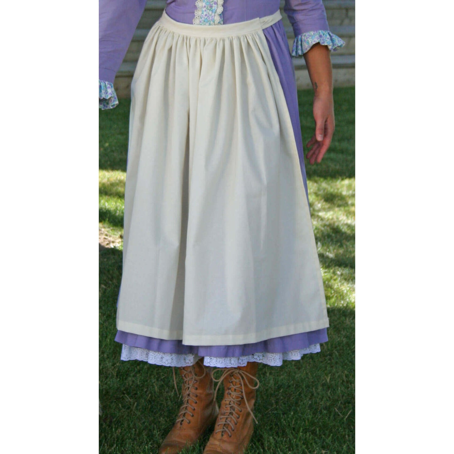 Old West Country Frontier Apron in cream 100% cotton, perfect for a vintage look and everyday work.